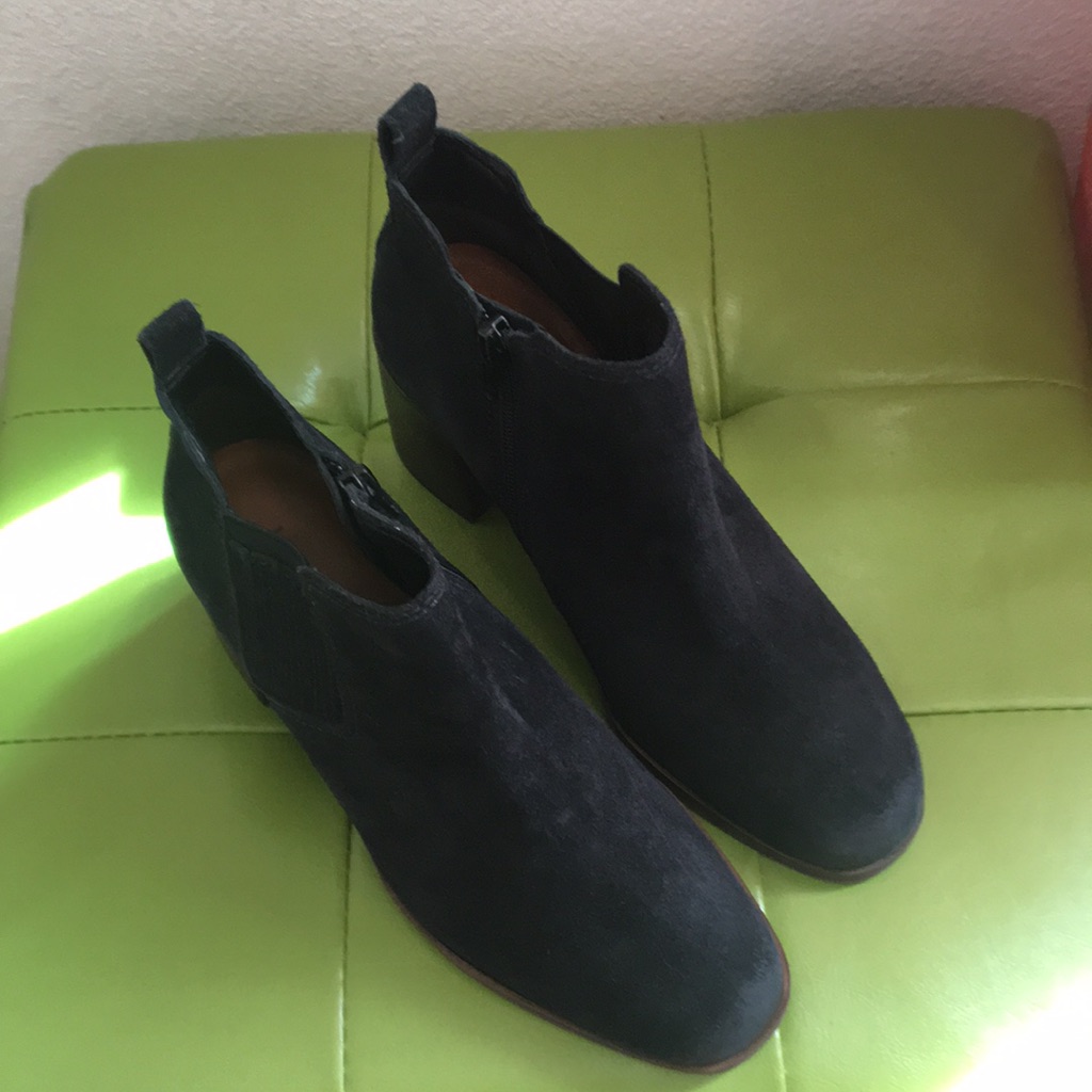 Lucky Brand Blk Suede Ankle Boots